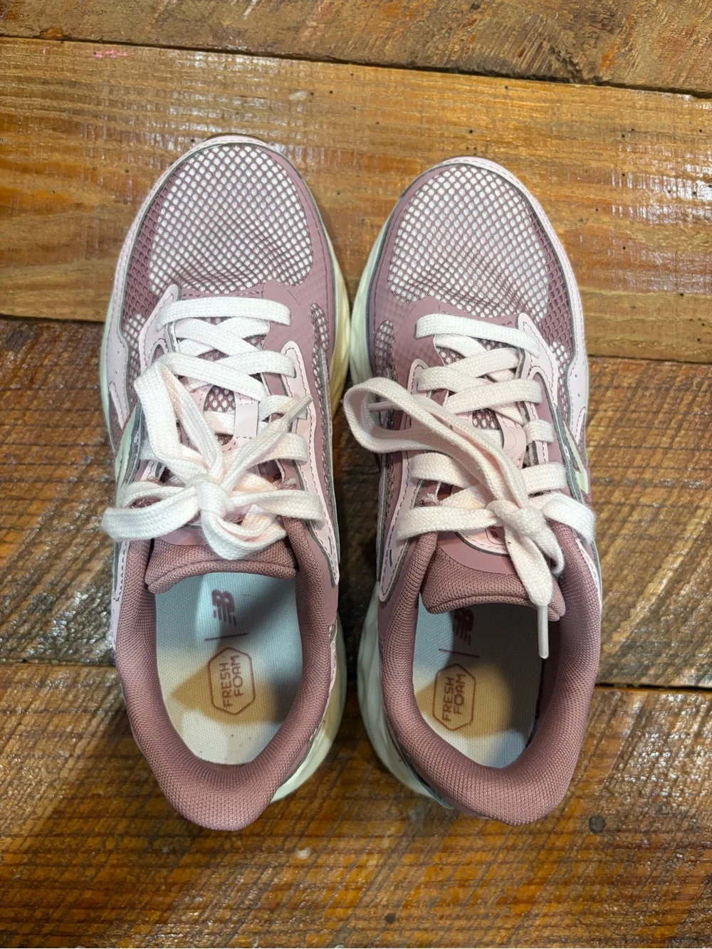 New Balance Pink  Fresh Foam Arishi V4 Tiralux, EUC!! Size 8.5